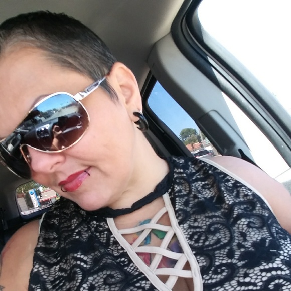 Meet your Posher, Serena - Picture 7 of 8